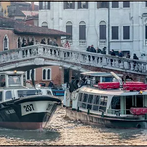 https://central-venetian-style-2-bedroom-apartment.hotelslidodijesolo.com