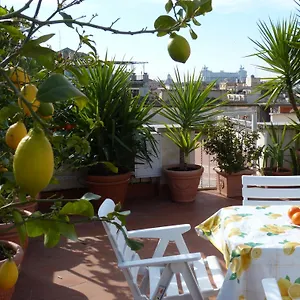 https://apartment-spanish-steps-with-panoramic-roof-terrace.it-romehotels.com